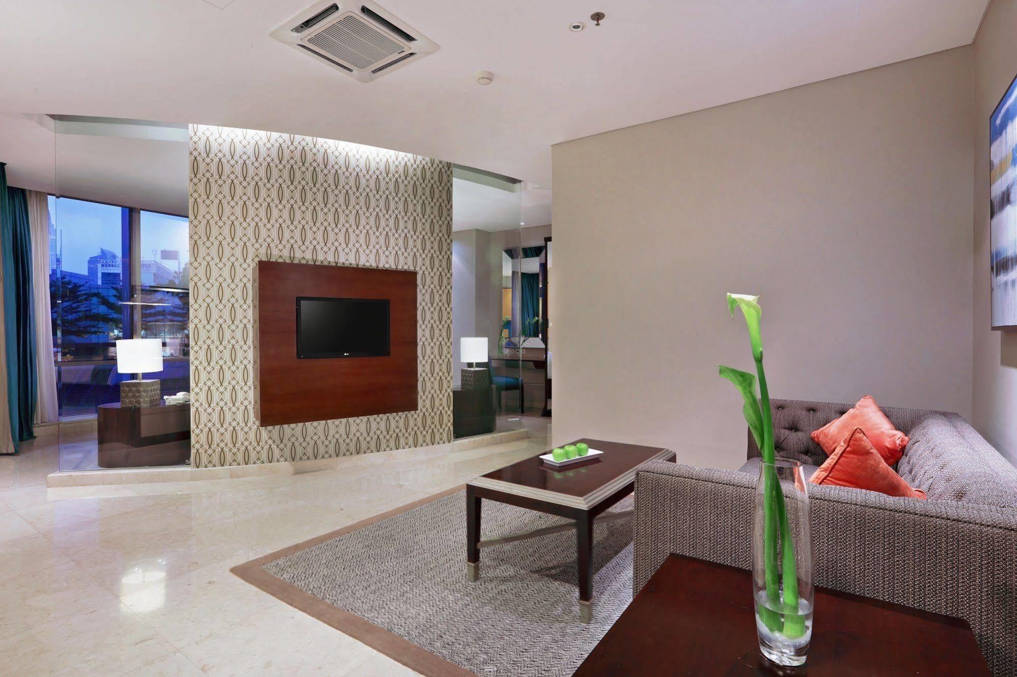 The Grove Suites By Grand Aston Jakarta Exterior photo